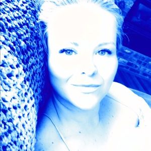 Meet your Posher, Ana